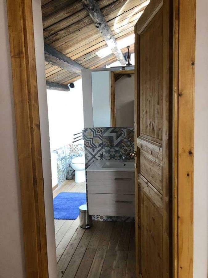 Appartamento Mansardato Nel Cuore Di Palermo - Accesso Terrazza Exterior foto